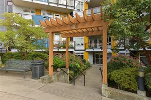 101-935 Cloverdale Ave — listing photo 44 of 51