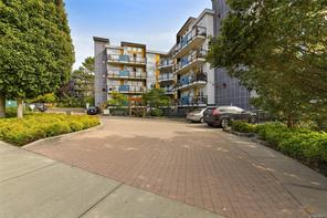 101-935 Cloverdale Ave — listing photo 45 of 51