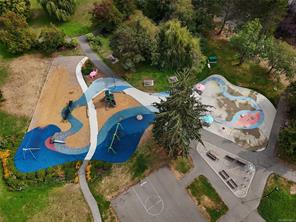 101-935 Cloverdale Ave — listing photo 47 of 51