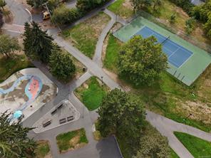 101-935 Cloverdale Ave — listing photo 48 of 51