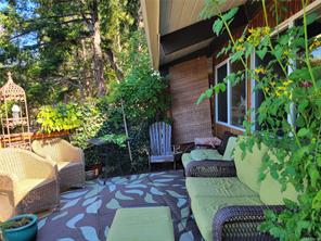 264 Forbes Dr — listing photo 19 of 48