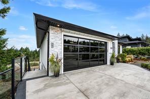 6261 Highwood Dr — listing photo 17 of 87