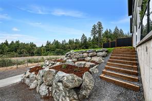 6261 Highwood Dr — listing photo 19 of 87