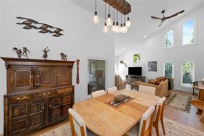 10915 Cedar Lane — listing photo 15 of 81