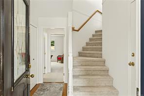 5425 Leslie Cres — listing photo 14 of 63