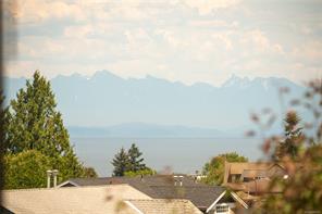 5425 Leslie Cres — listing photo 17 of 63