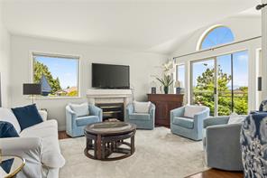 5425 Leslie Cres — listing photo 18 of 63