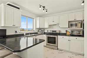 5425 Leslie Cres — listing photo 32 of 63