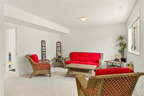 5425 Leslie Cres — listing photo 41 of 63