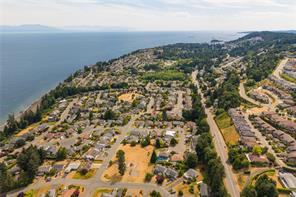 5425 Leslie Cres — listing photo 61 of 63