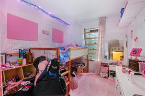 4026 MacAulay Rd — listing photo 15 of 46