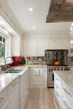 2773 Arbutus Rd — listing photo 15 of 58