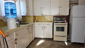 832 Lampson St — listing photo 16 of 20