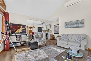 9484 Martin Park Dr — listing photo 16 of 73