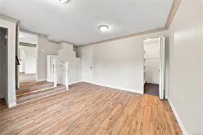 141 Jensen Ave — listing photo 15 of 64