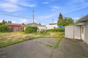141 Jensen Ave — listing photo 19 of 64