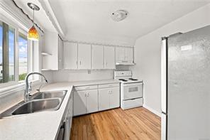 141 Jensen Ave — listing photo 32 of 64