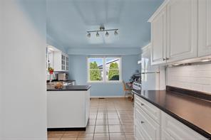 930 Wharncliffe Rd — listing photo 16 of 56