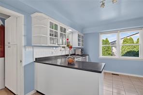 930 Wharncliffe Rd — listing photo 17 of 56