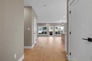 715 Doehle Ave — listing photo 15 of 59