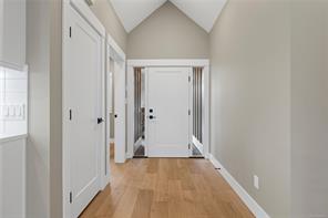 715 Doehle Ave — listing photo 16 of 59