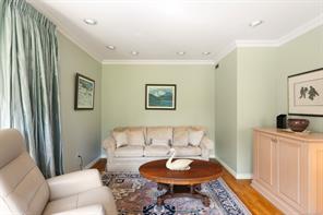 3656 Cadboro Bay Rd — listing photo 24 of 75