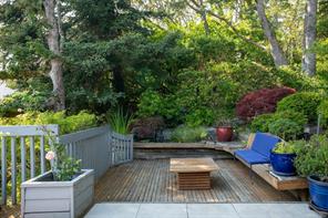 3656 Cadboro Bay Rd — listing photo 41 of 75