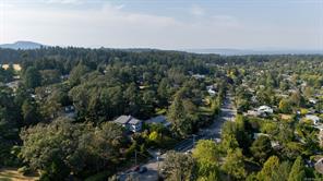 3656 Cadboro Bay Rd — listing photo 51 of 75