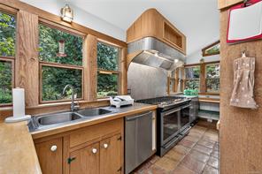521 Beddis Rd — listing photo 18 of 62