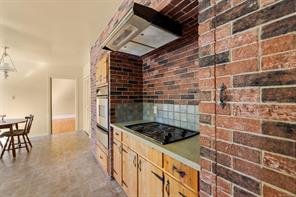 8620 Forest Park Pl — listing photo 16 of 48