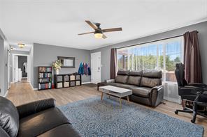 375 Temple St — listing photo 15 of 43