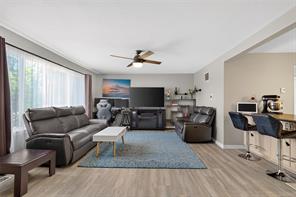 375 Temple St — listing photo 16 of 43