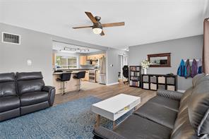 375 Temple St — listing photo 17 of 43