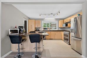 375 Temple St — listing photo 18 of 43