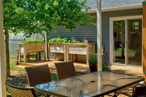 375 Temple St — listing photo 41 of 43