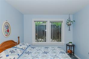 244 Moss St — listing photo 15 of 42