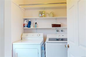 244 Moss St — listing photo 22 of 42