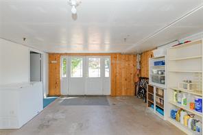 244 Moss St — listing photo 32 of 42