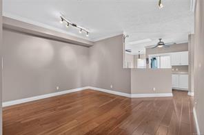 410-220 Island Hwy — listing photo 15 of 47