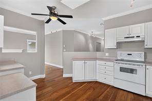 410-220 Island Hwy — listing photo 25 of 47