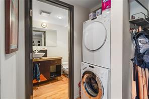 206-1030 Meares St — listing photo 14 of 32
