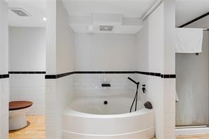 206-1030 Meares St — listing photo 26 of 32