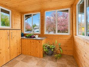 3074 Earl Grey St — listing photo 14 of 44
