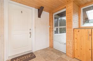 3074 Earl Grey St — listing photo 15 of 44