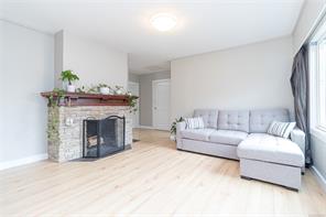 3074 Earl Grey St — listing photo 17 of 44