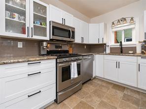 3074 Earl Grey St — listing photo 21 of 44