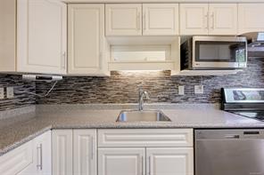 11-3981 Nelthorpe St — listing photo 31 of 52