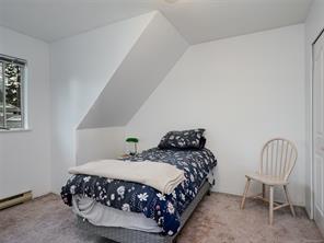 2369 Robertson St — listing photo 16 of 35
