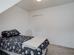 2369 Robertson St — listing photo 17 of 35