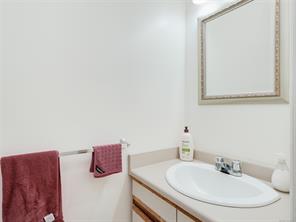 2369 Robertson St — listing photo 18 of 35